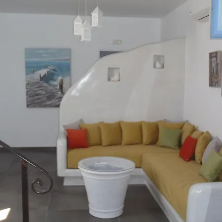 Santoxenia Luxury וילה Kamári